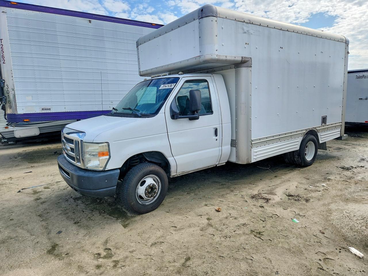 2013 Ford E-450