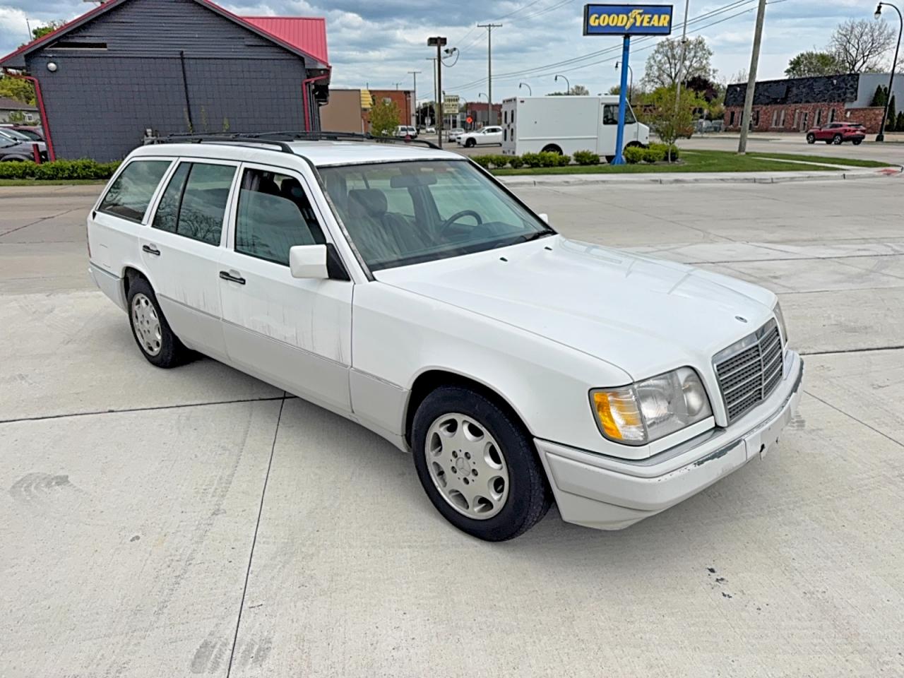 1995 Mercedes-Benz E-Class