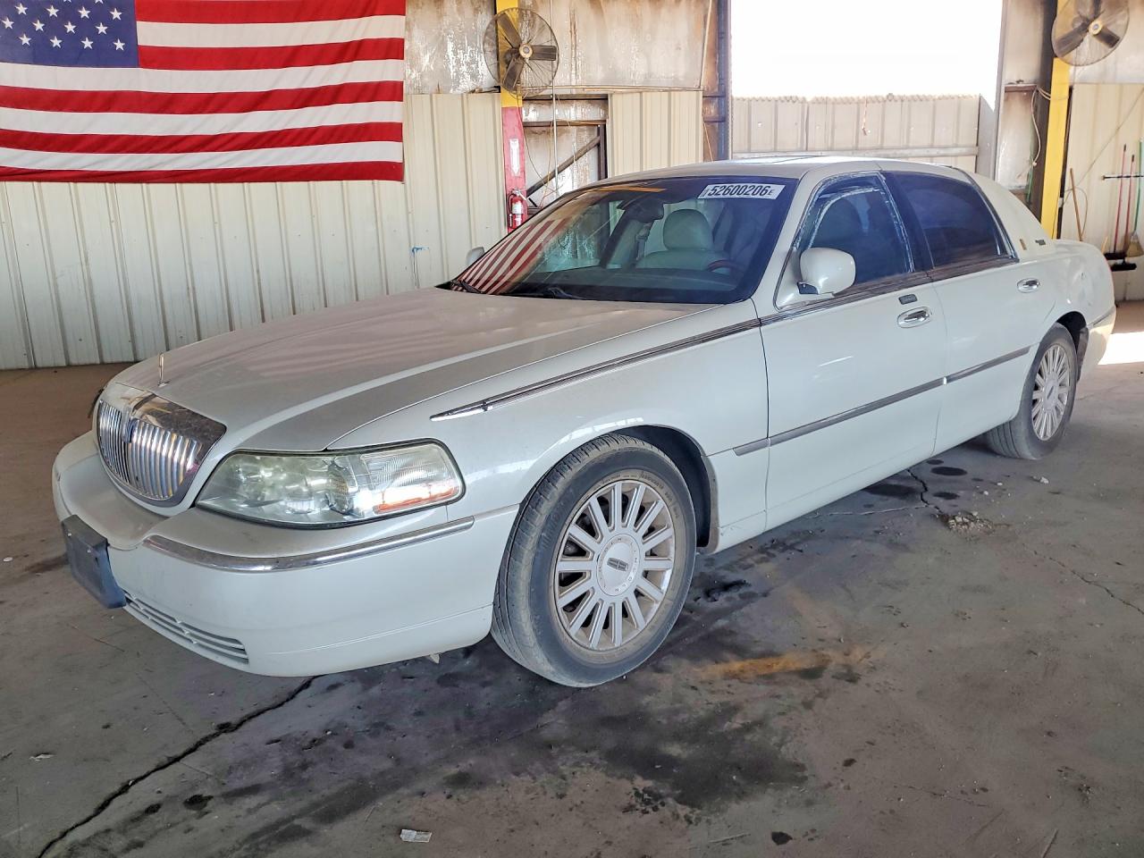2005 Lincoln Town Car