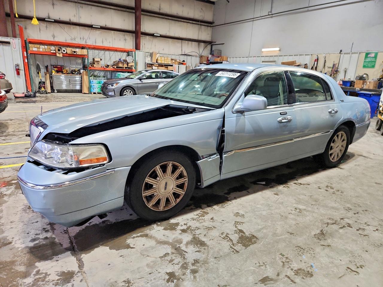 2011 Lincoln Town Car