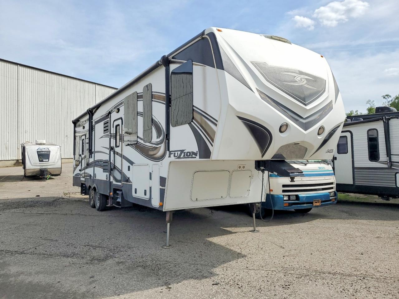2014 Keystone Fuzion