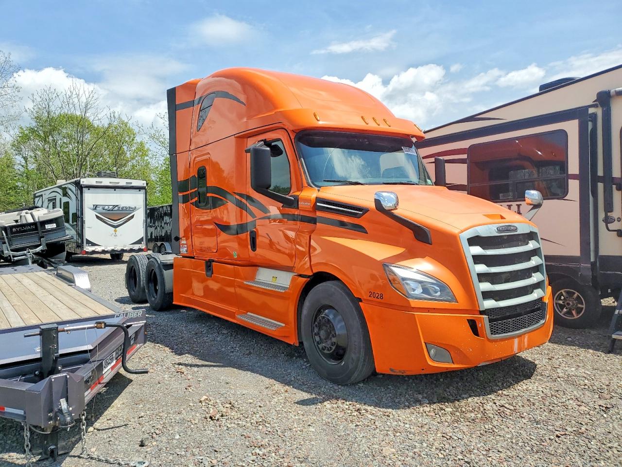 Freigliner Cascadia 126