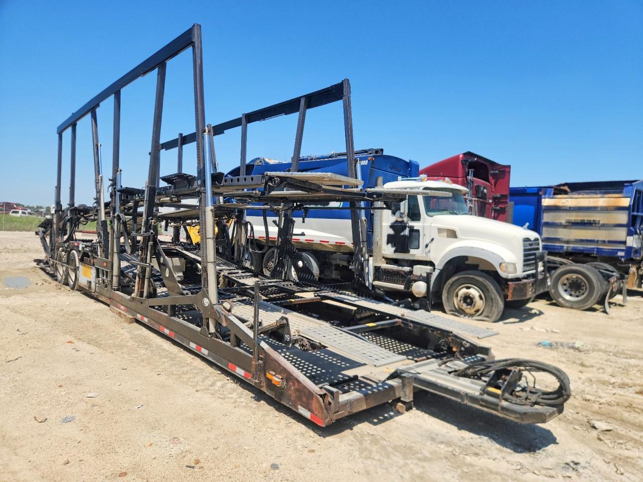 2013 Cottrell Car Carrier