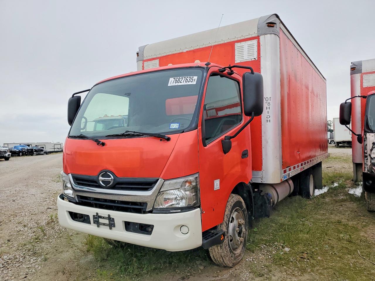 2017 Hino 195