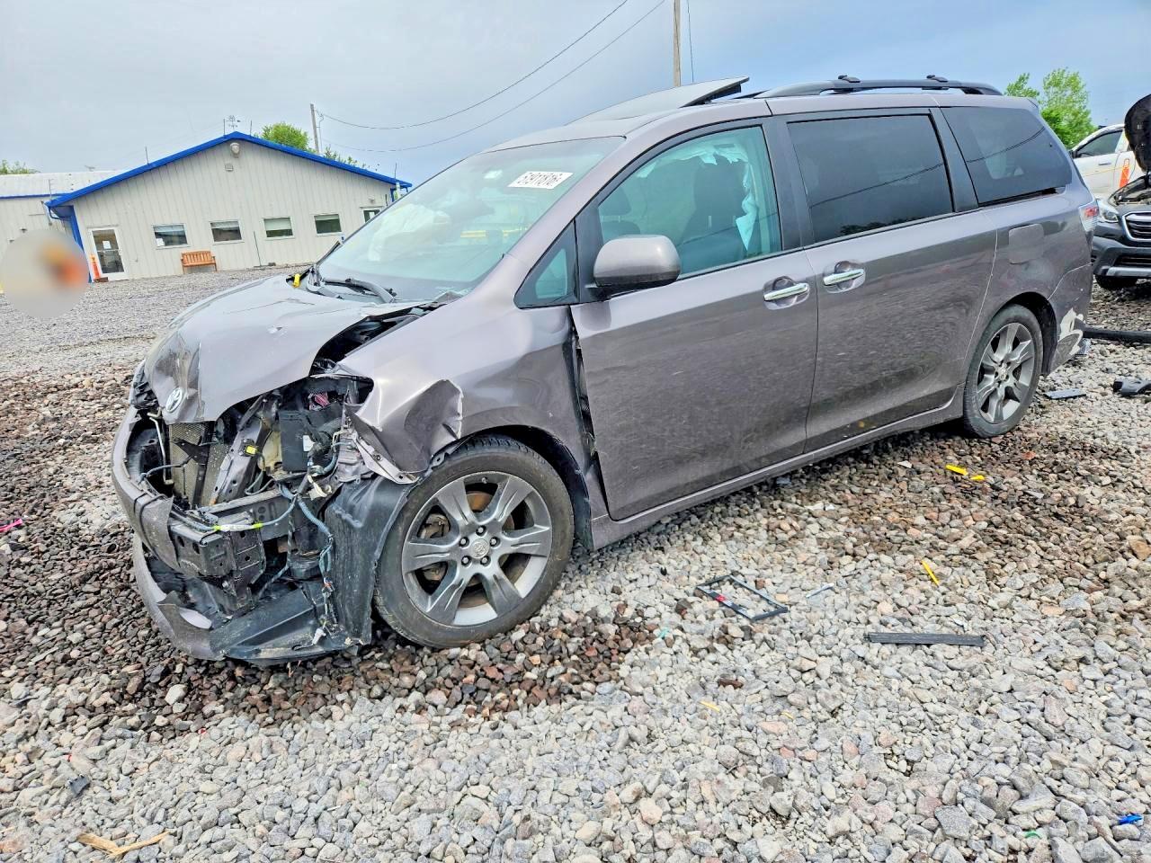 2015 Toyota Sienna