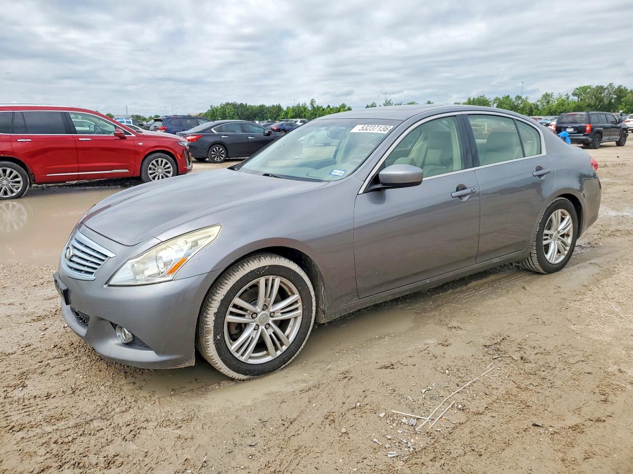2015 Infiniti Q40