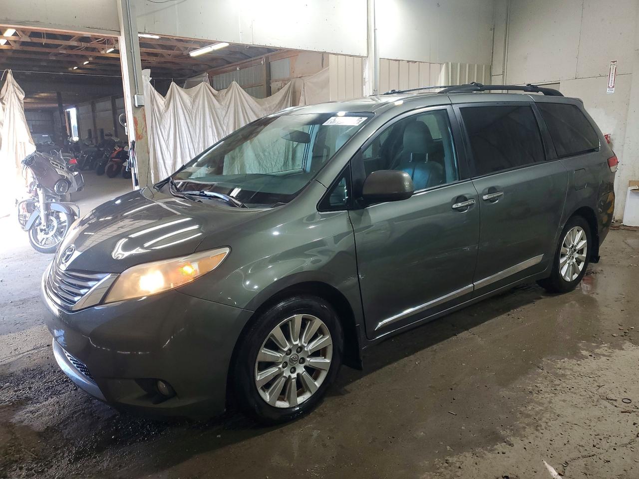 2014 Toyota Sienna