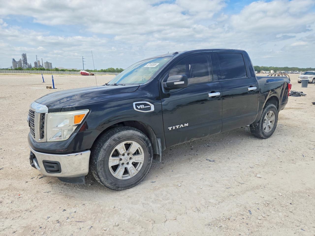 2017 Nissan Titan
