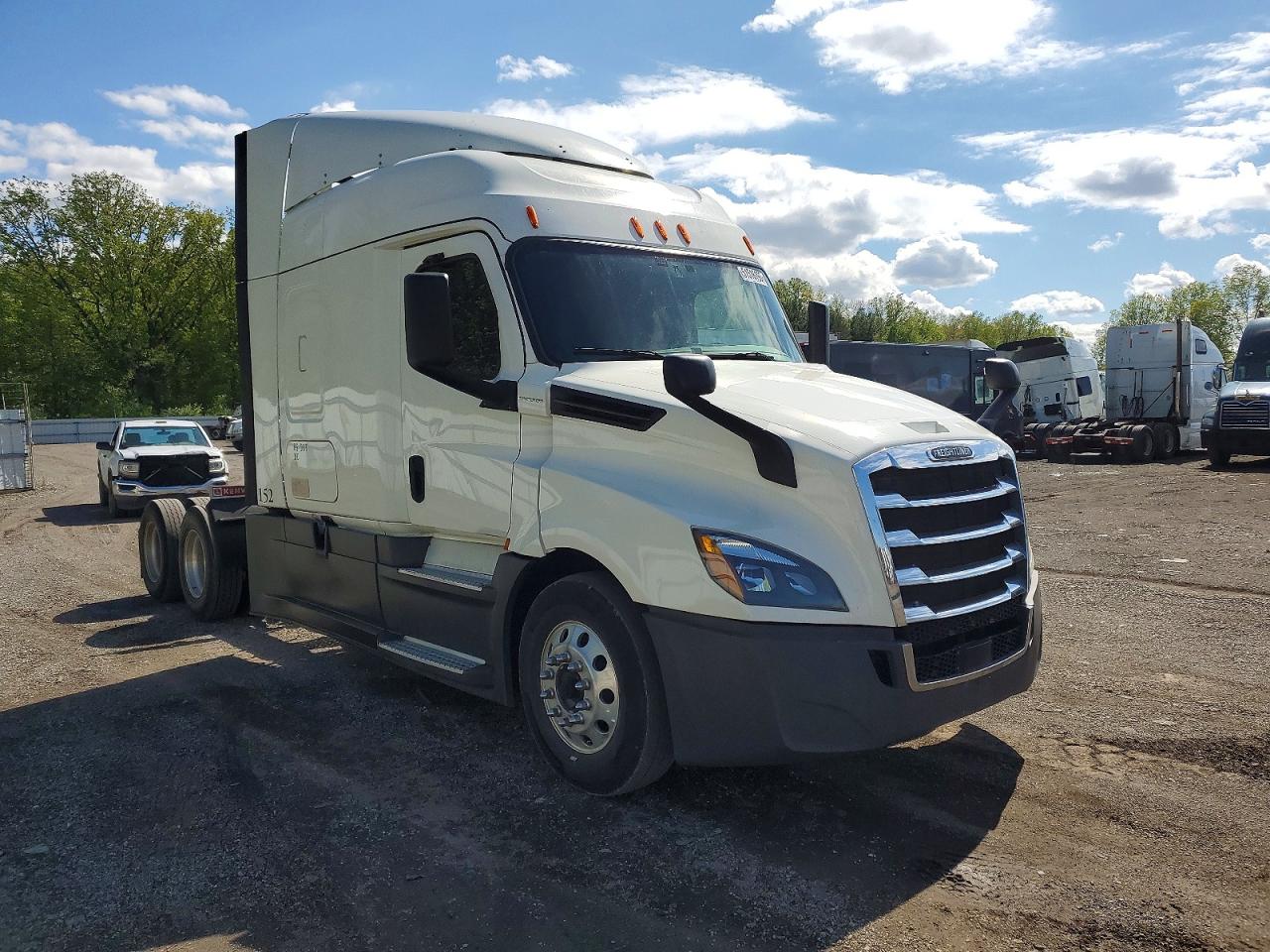 2019 Freightliner Cascadia 126