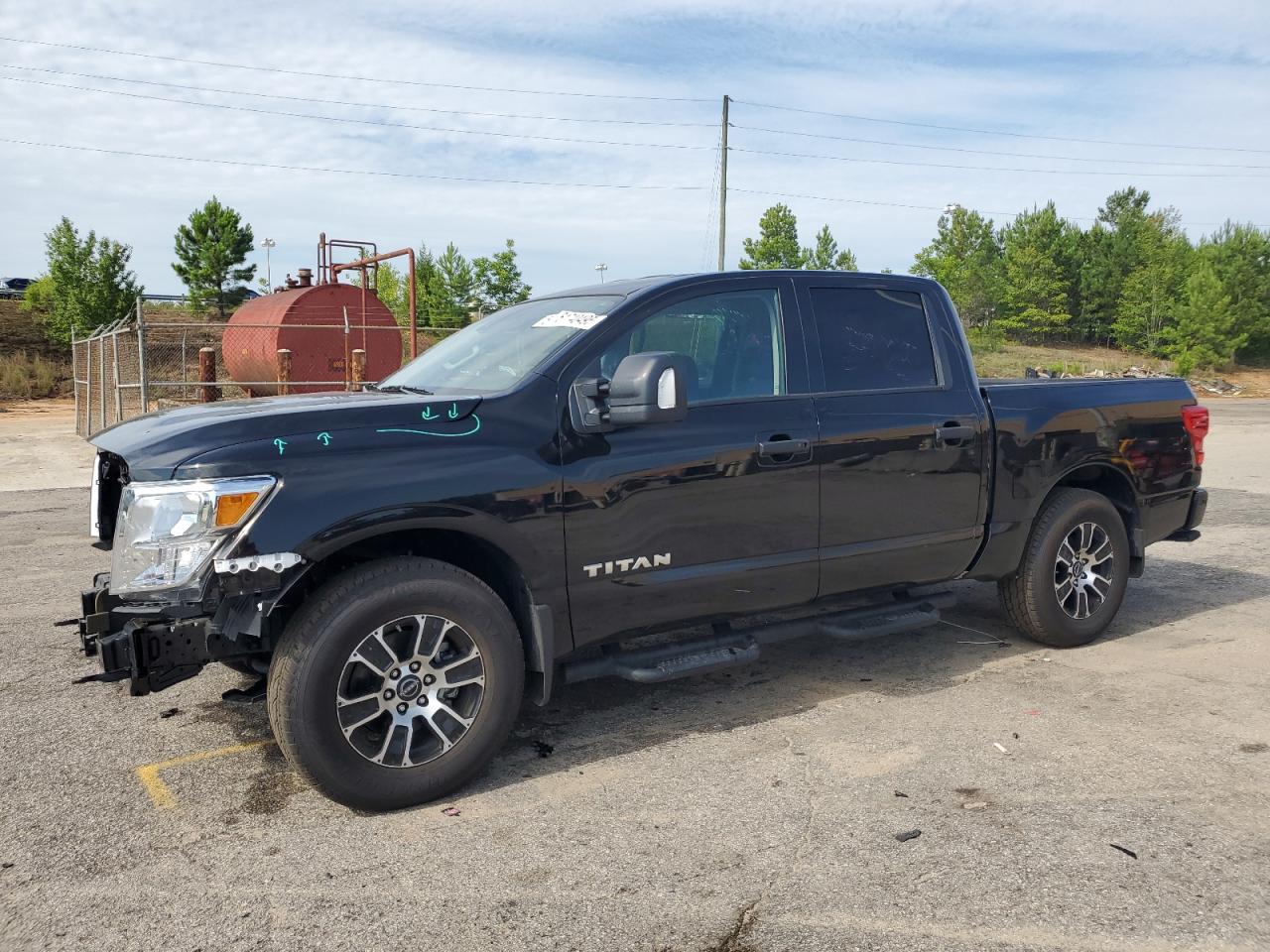 2024 Nissan Titan sv SV