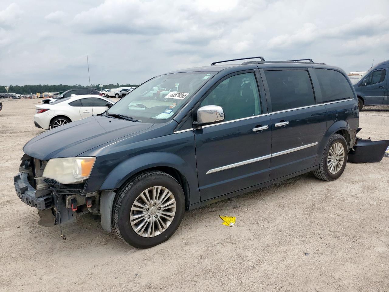 2013 Chrysler Town & cou TOURING L
