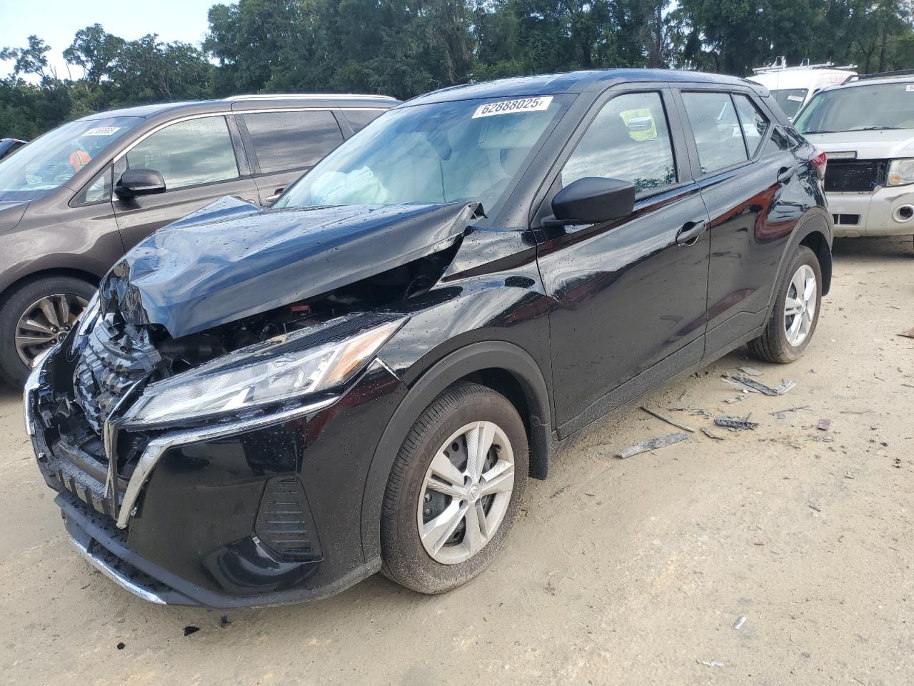 2025 Nissan Kicks play S