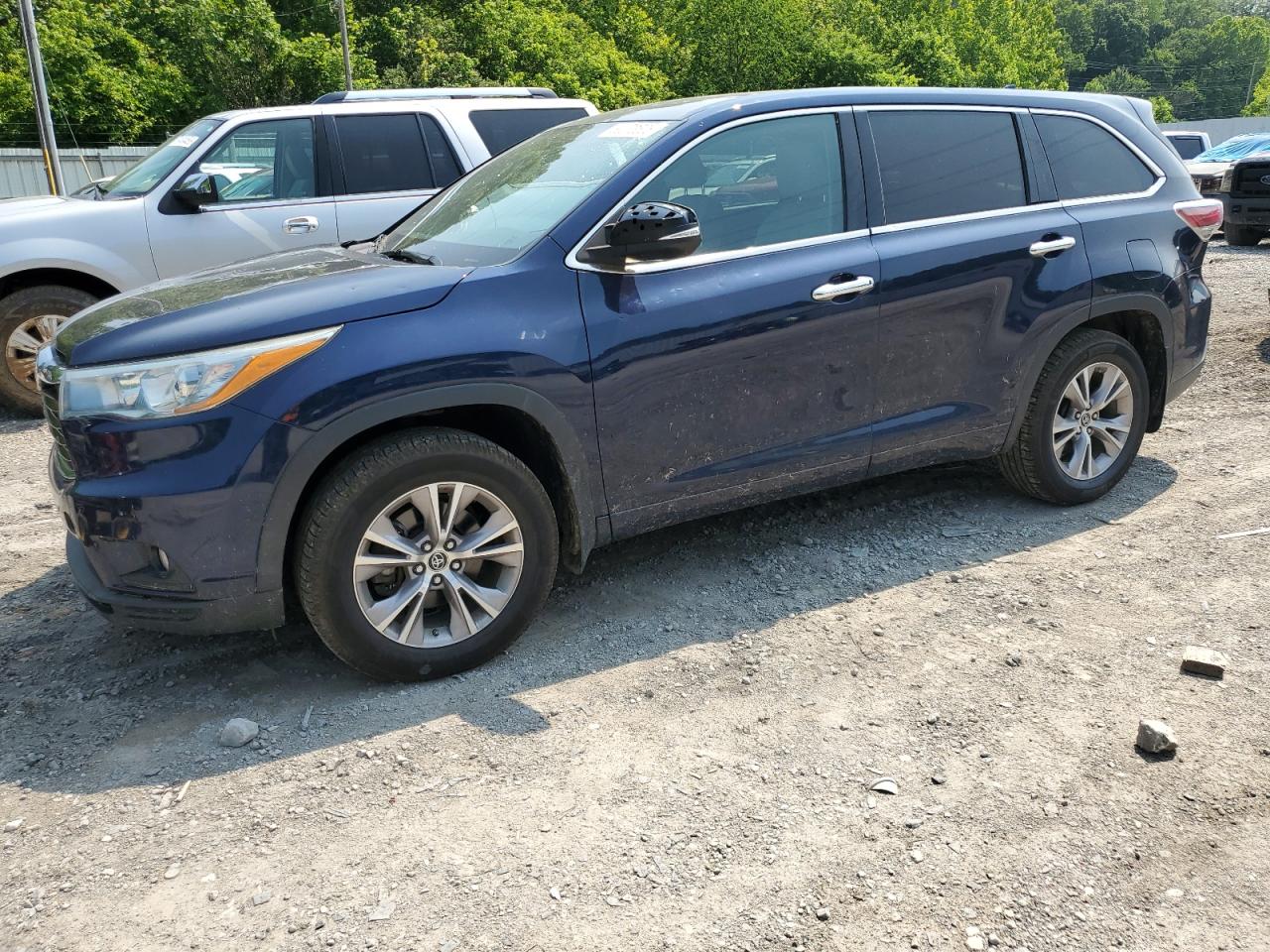 2016 Toyota Highlander le