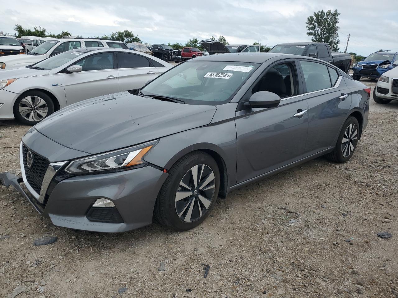 2022 Nissan Altima sv SV