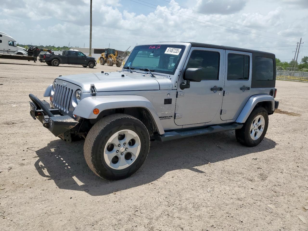 2013 Jeep Wrangler u SAHARA