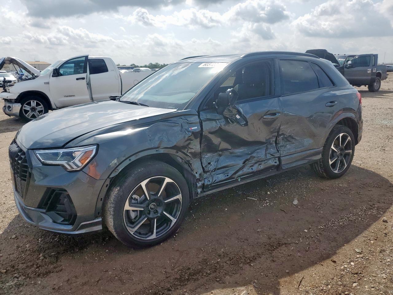 Audi Q3 premium