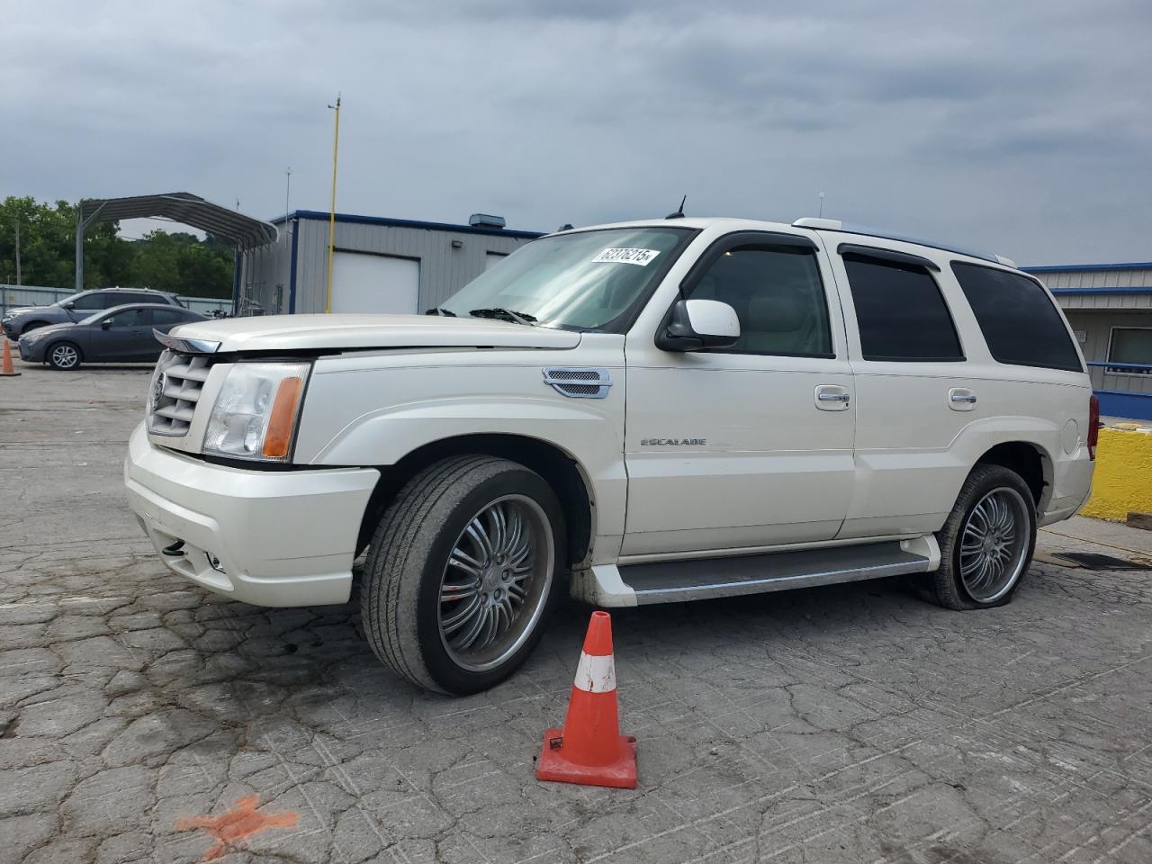 2005 Cadillac Escalade luxury LUXURY