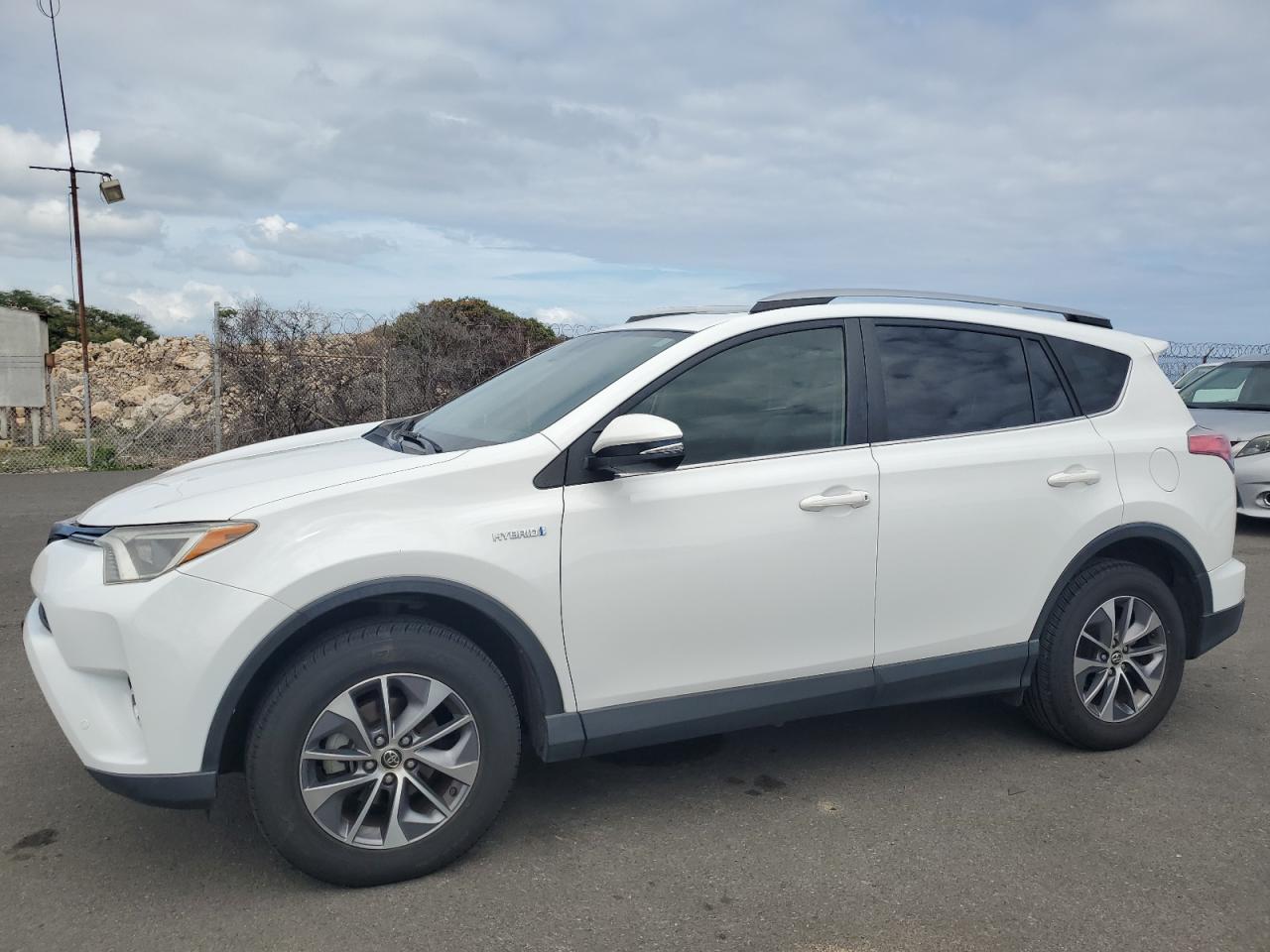2018 Toyota Rav4 hv le LE