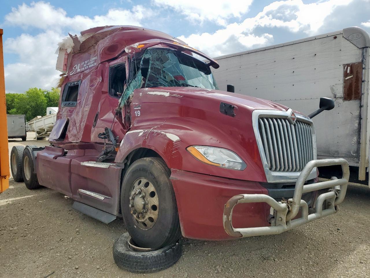2019 International Lt625