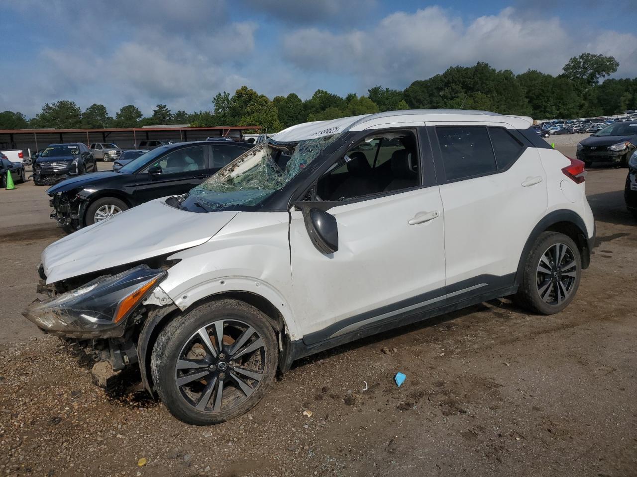 2020 Nissan Kicks sr SR