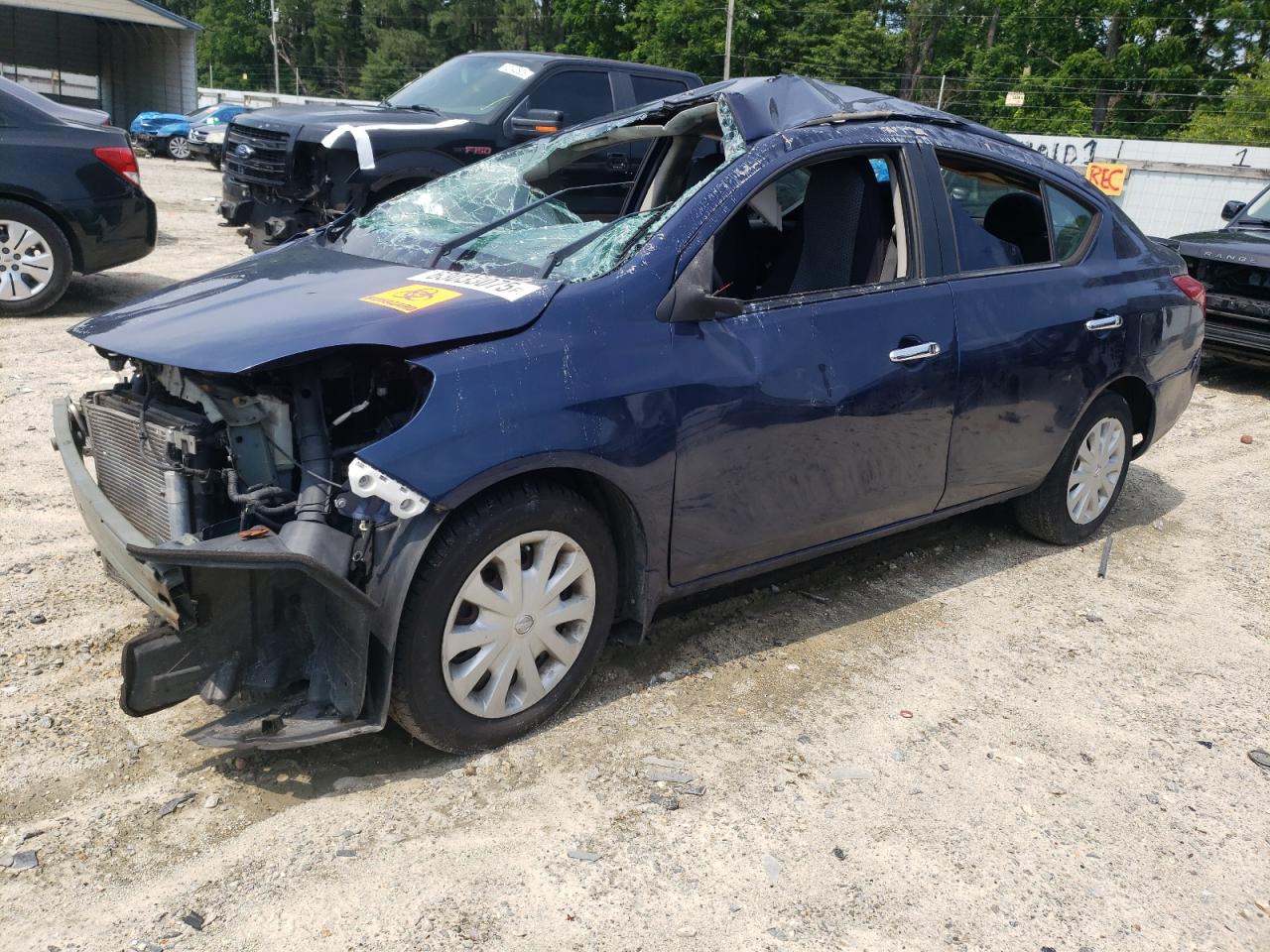 2014 Nissan Versa s S