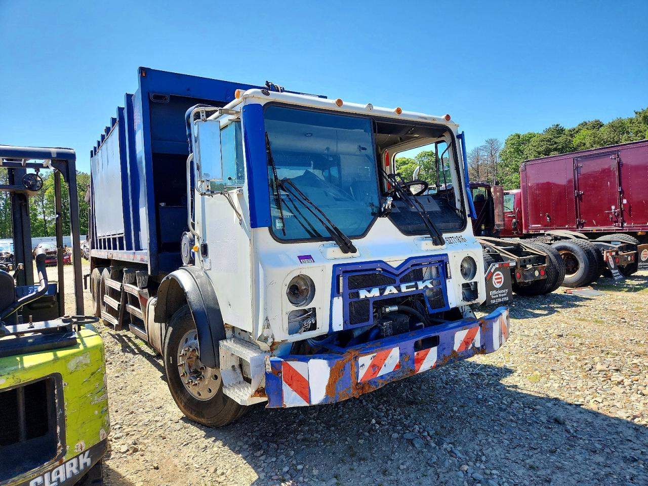 2011 Mack Mru613