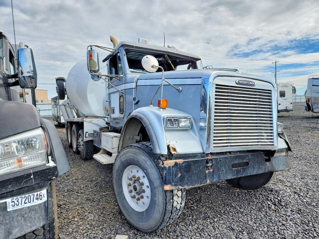 2005 Freightliner Conventional