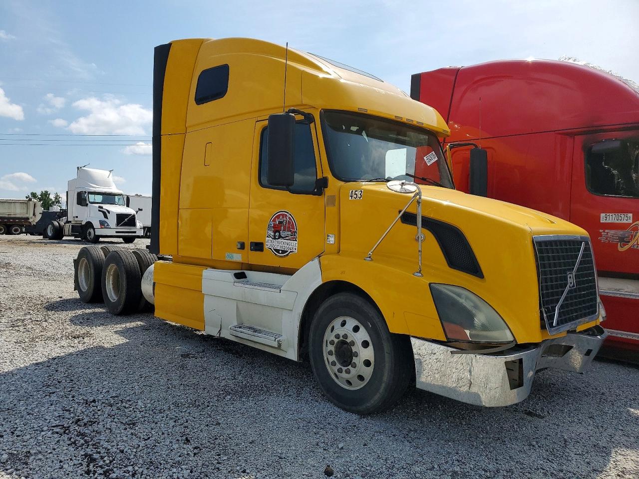2011 Volvo VNL