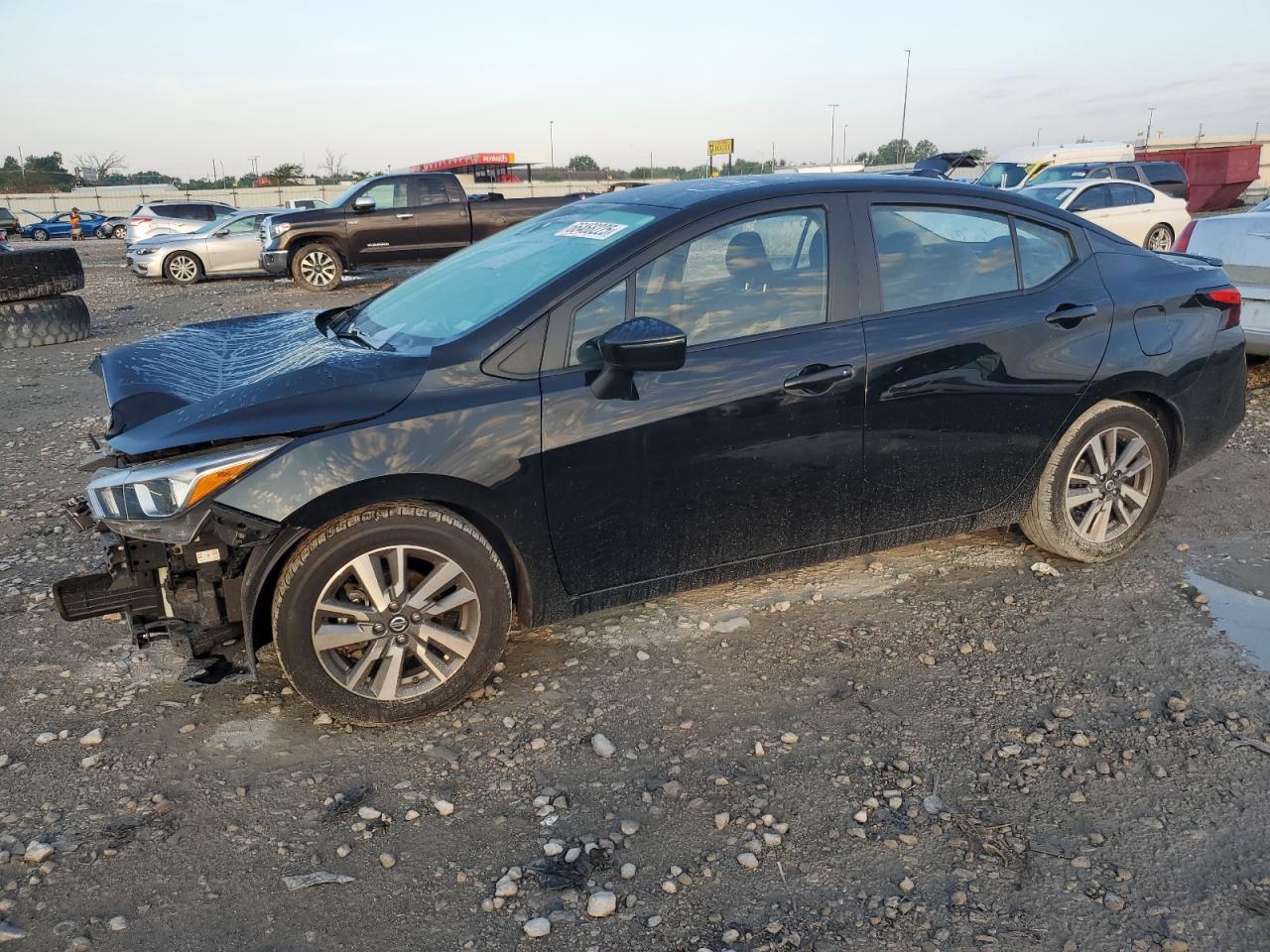 2020 Nissan Versa sv SV