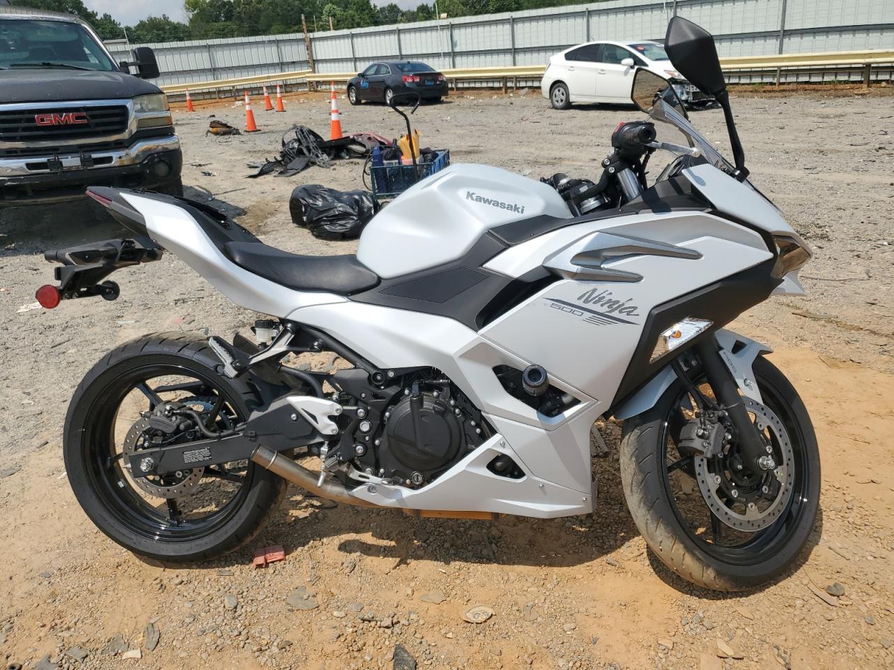 2025 Kawasaki Ex500