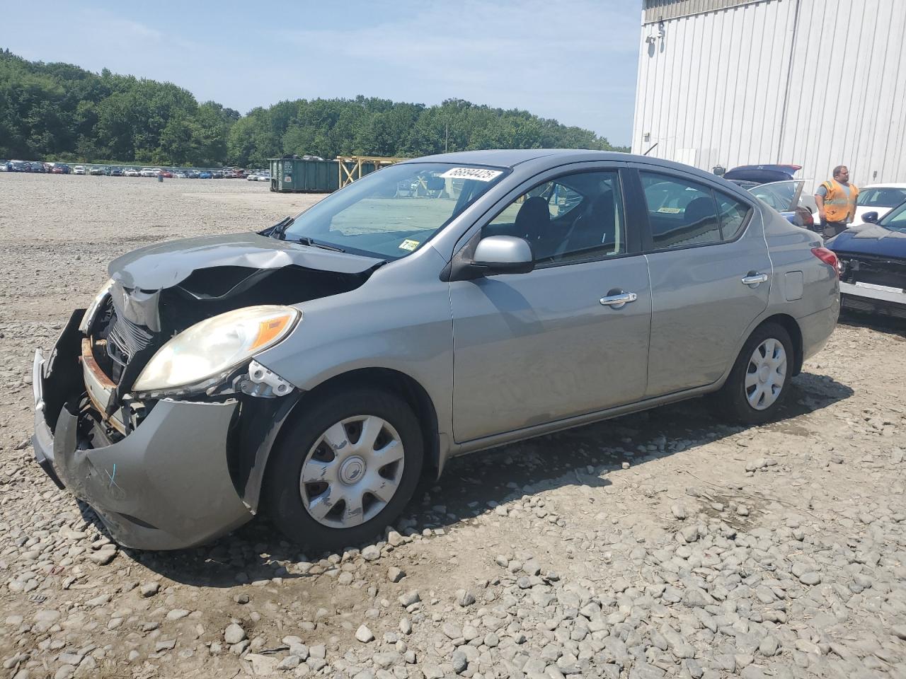 2012 Nissan Versa s S