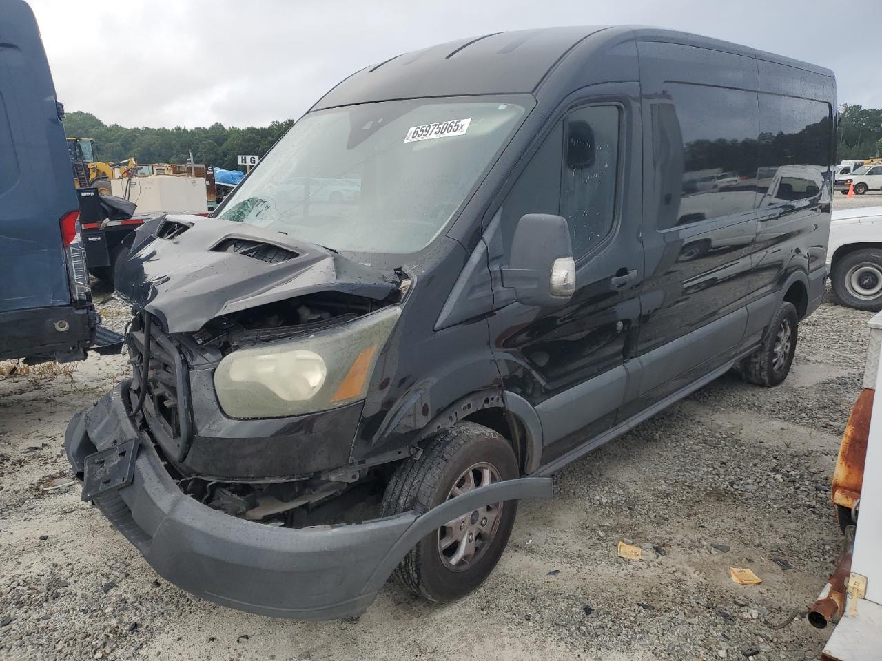 2015 Ford Transit cargo van t- T-250
