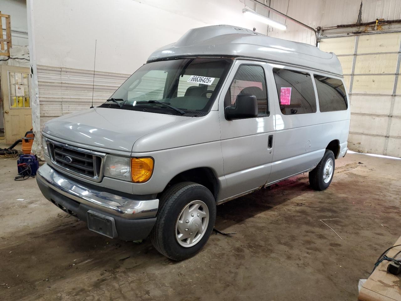 2006 Ford Econoline van E350 Super Duty Wagon