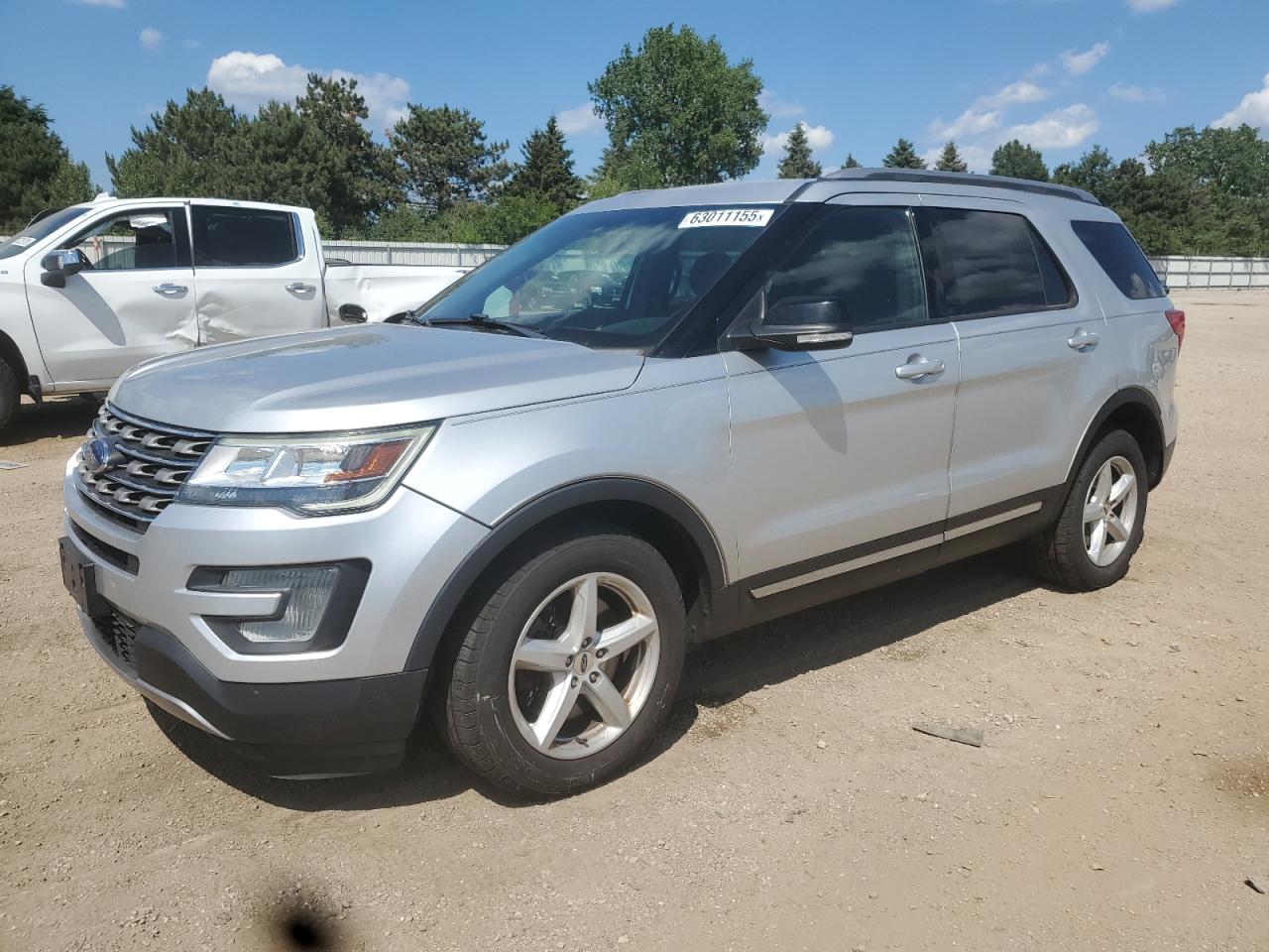 2017 Ford Explorer x XLT