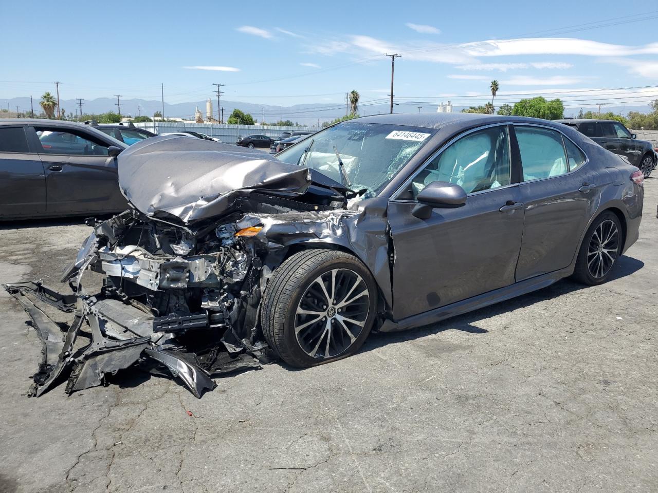 2020 Toyota Camry se SE