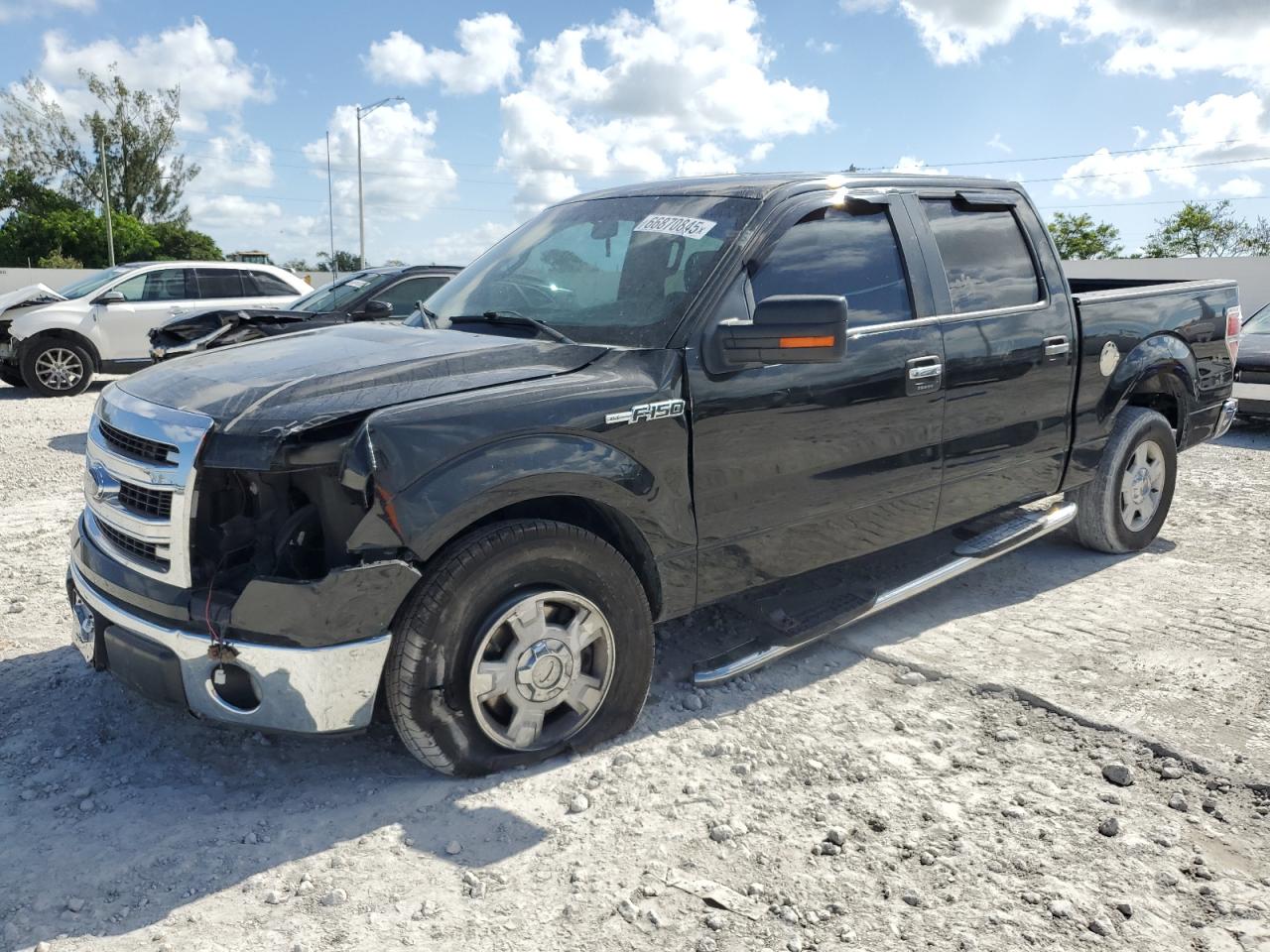 2013 Ford F150 super SUPERCREW