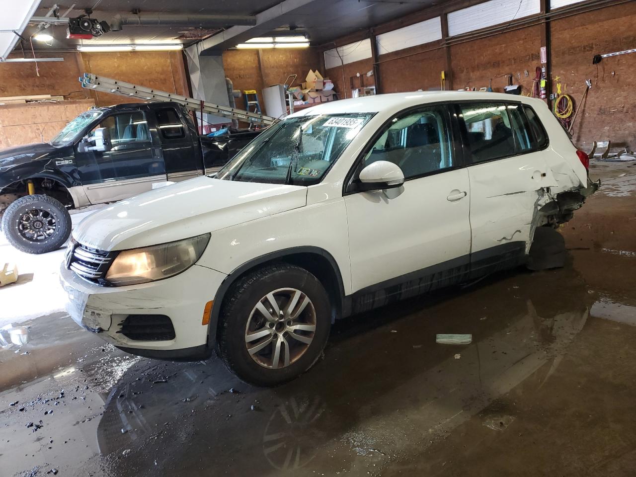 2014 Volkswagen Tiguan s S