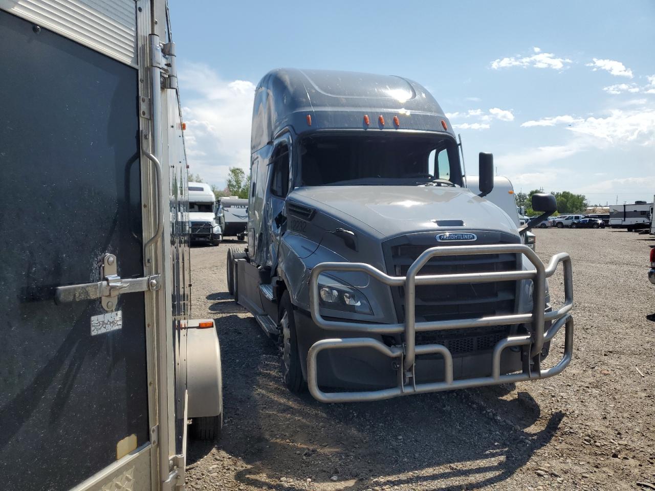 2022 Freightliner Cascadia 1