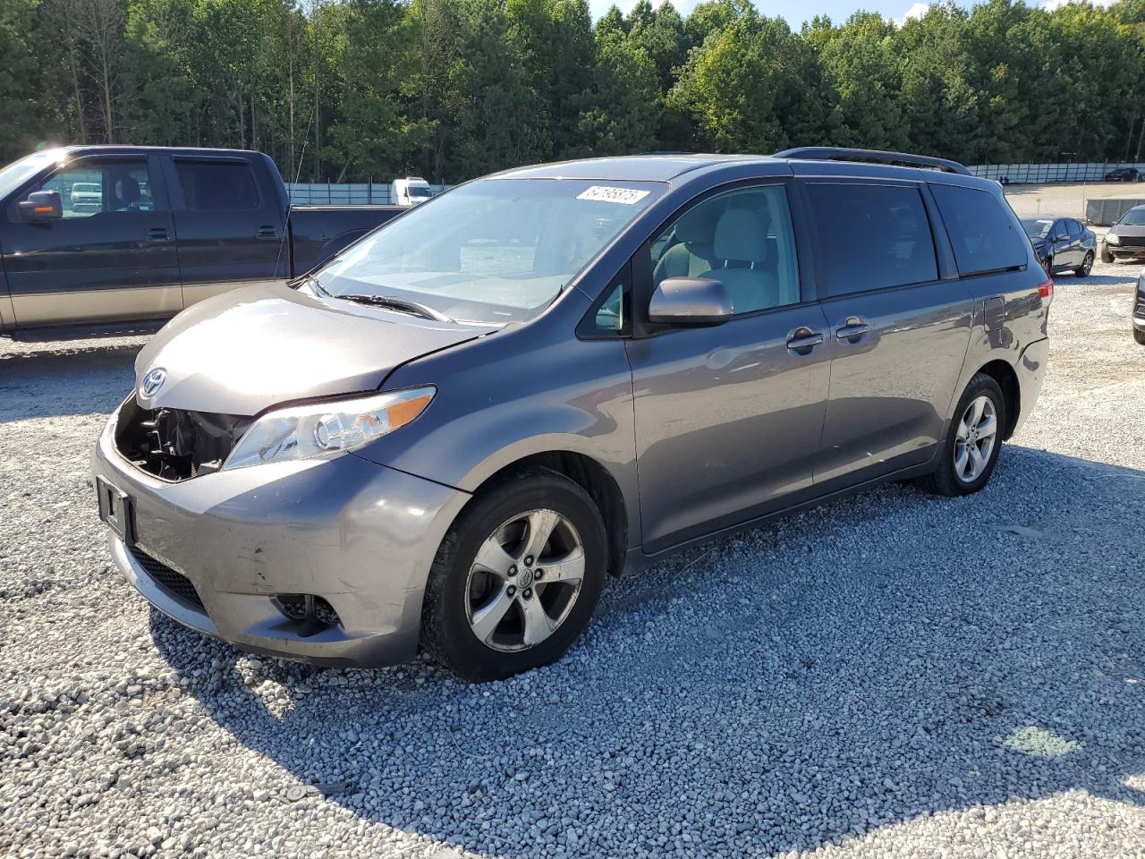 Toyota Sienna le