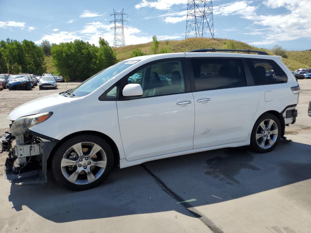2013 Toyota Sienna spo SPORT