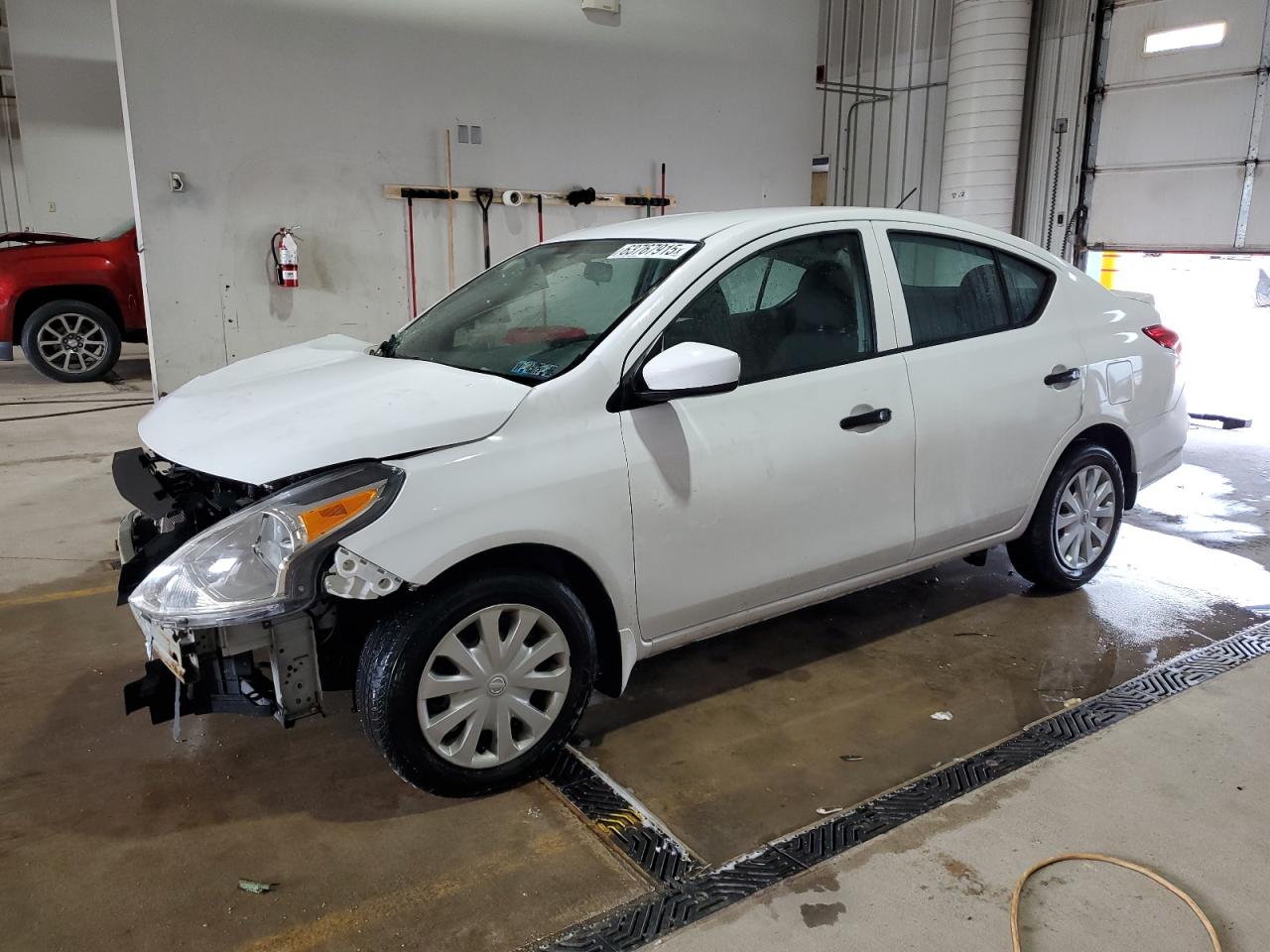 2018 Nissan Versa s S