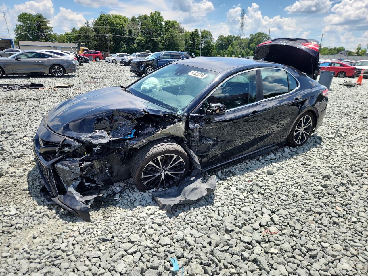 2020 Toyota Camry se SE