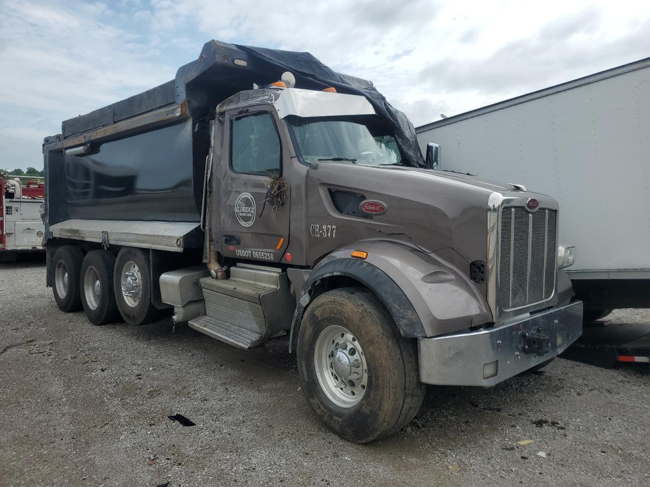 2022 Peterbilt tractor 567