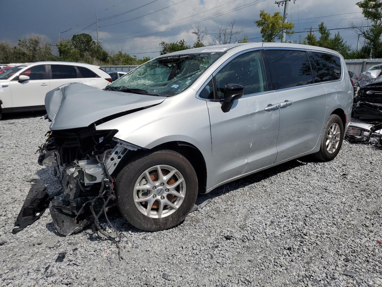 2024 Chrysler Voyager Lx