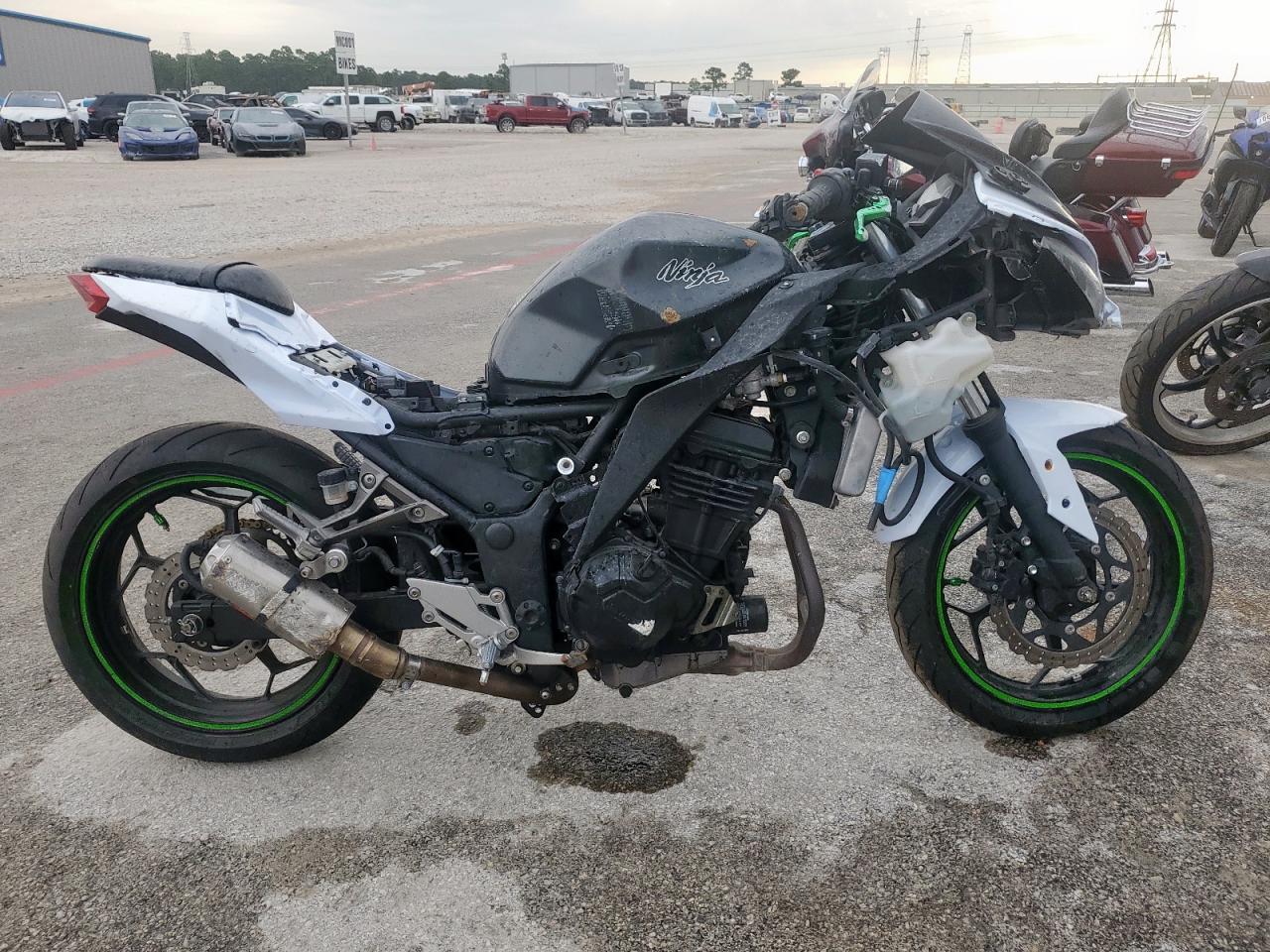 2016 Kawasaki Ex300