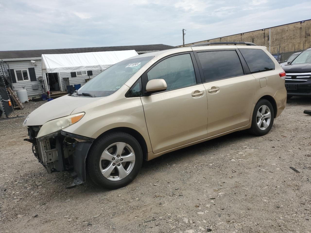 2013 Toyota Sienna le LE