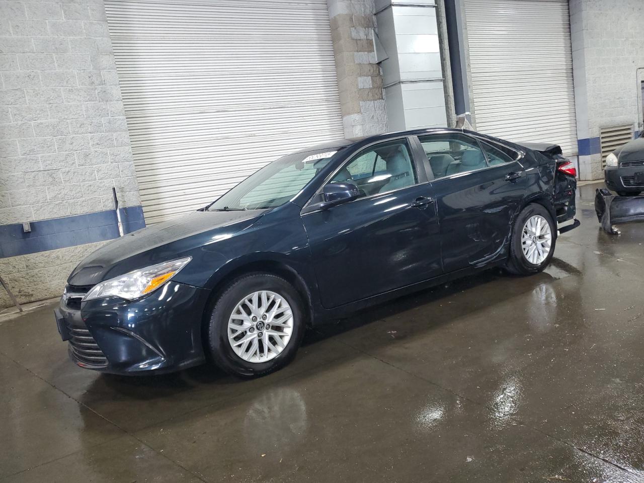 2016 Toyota Camry le LE