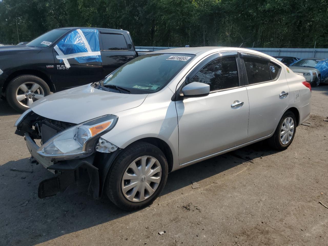 2019 Nissan Versa s S