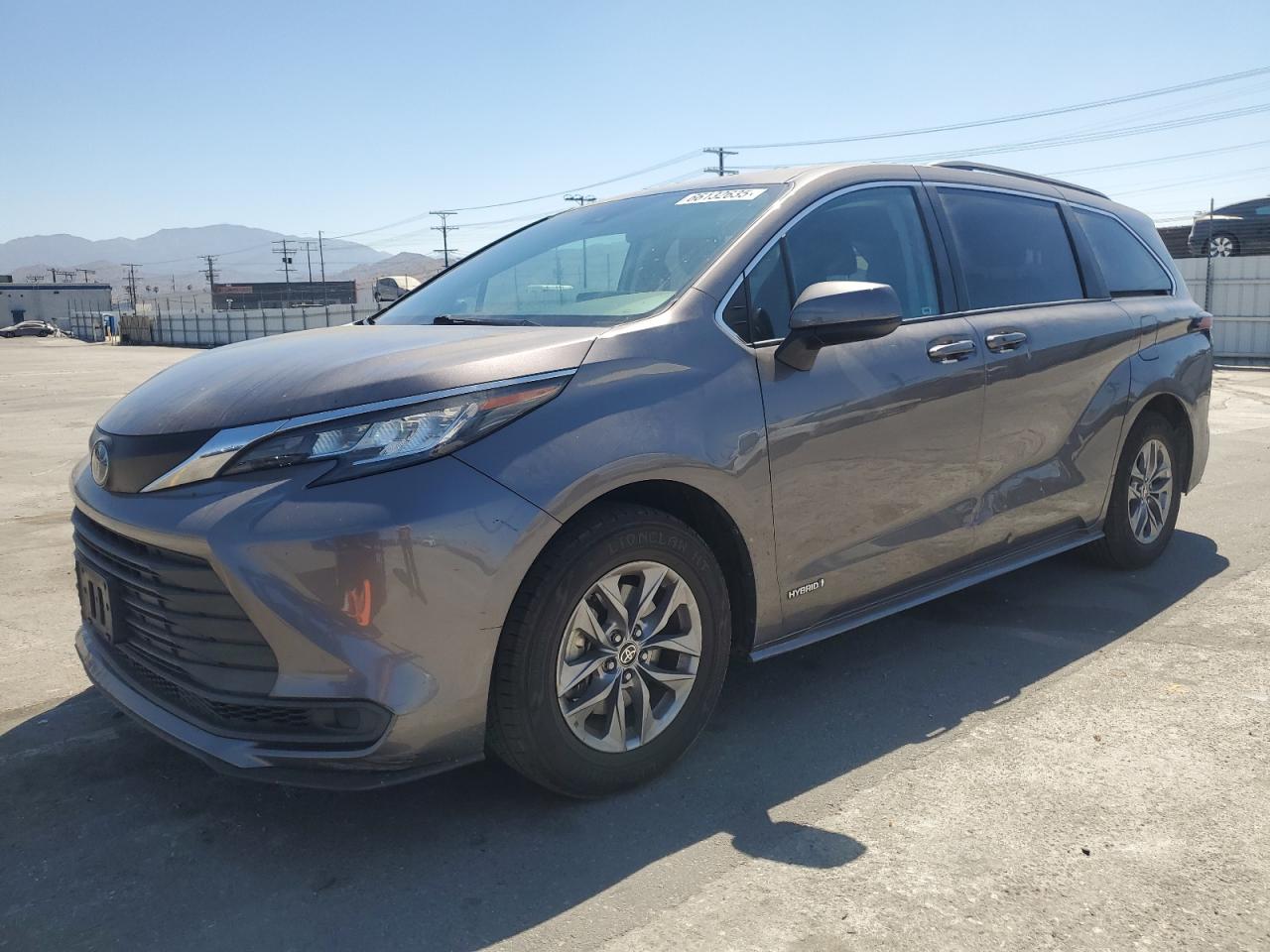 2021 Toyota Sienna le LE