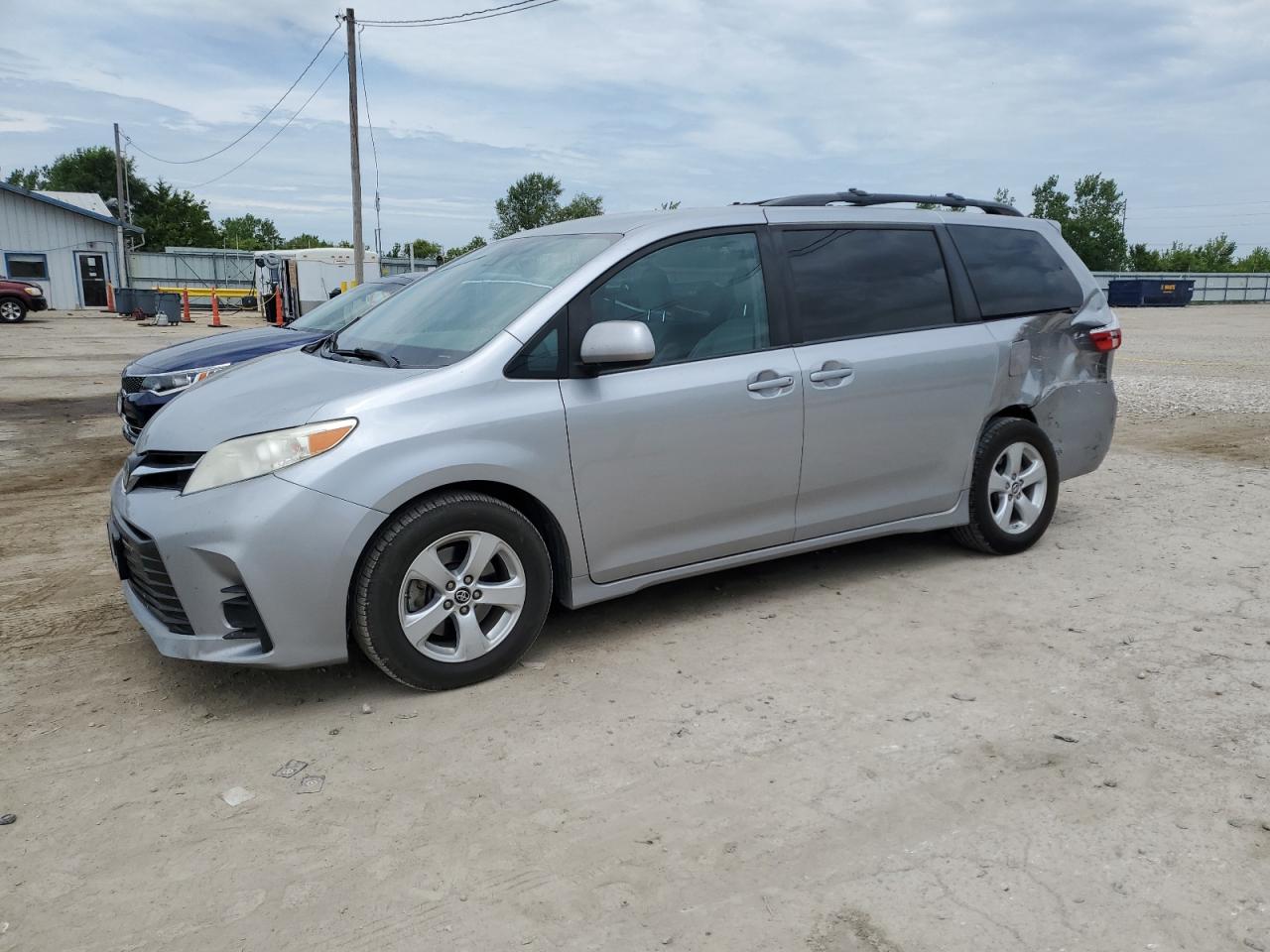 2018 Toyota Sienna le LE